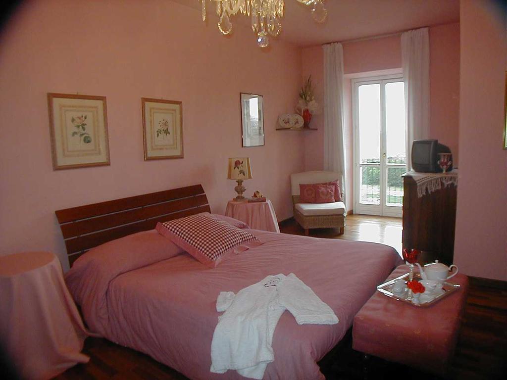 Torre Dei Frati Bed & Breakfast ฟอสซาโน ห้อง รูปภาพ