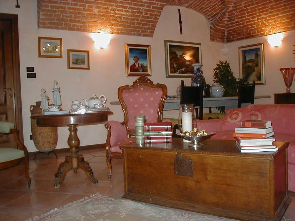 Torre Dei Frati Bed & Breakfast ฟอสซาโน ภายนอก รูปภาพ