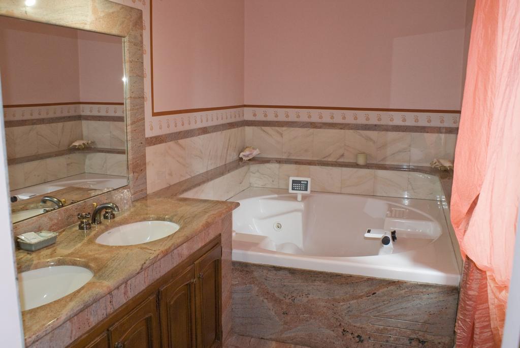 Torre Dei Frati Bed & Breakfast ฟอสซาโน ห้อง รูปภาพ